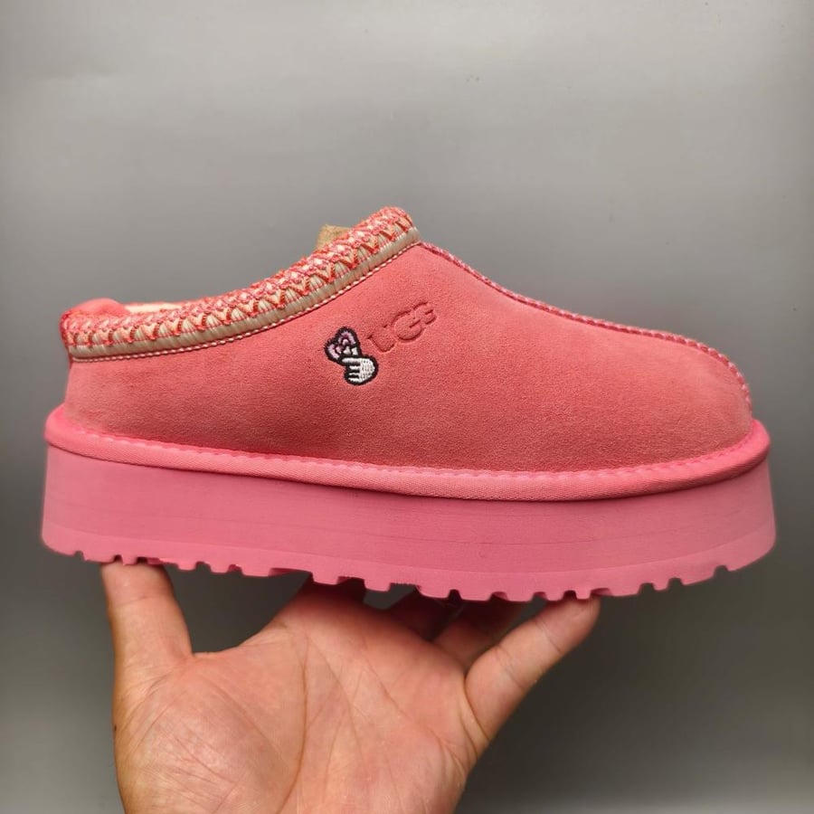 سليبر UGG شتوي فرو زهري فاتح