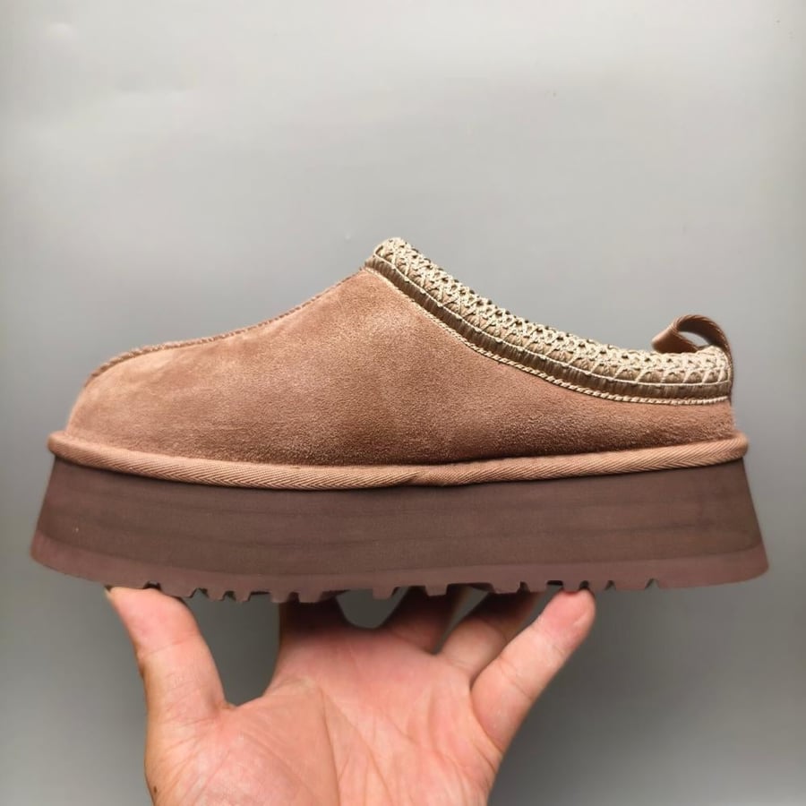 سليبر UGG شتوي باللون بيج  غامق