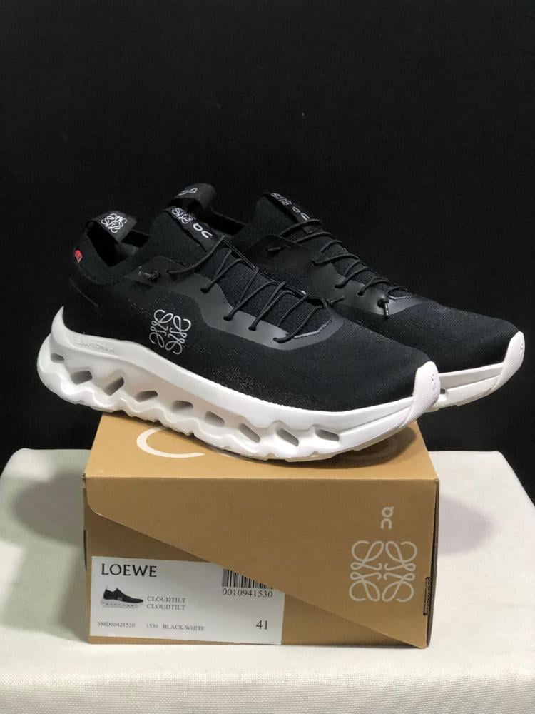 حذاء اون راننج on running cloud loewe