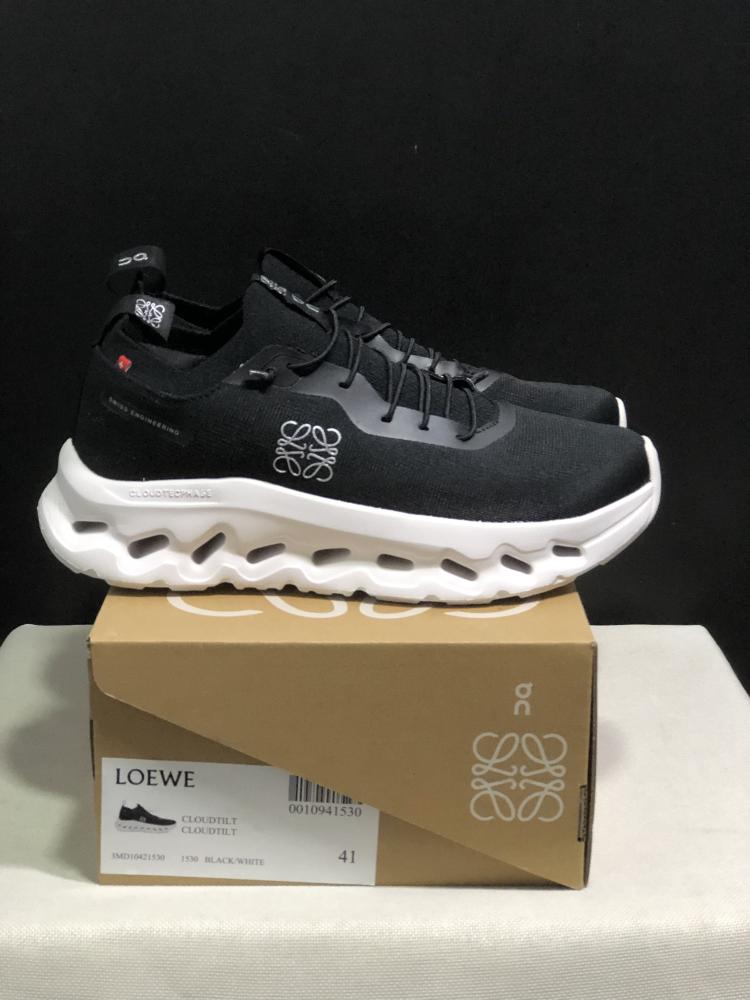 حذاء اون راننج on running cloud loewe