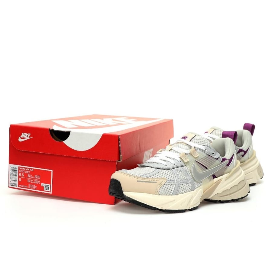 حذاء نايك V2K RUN