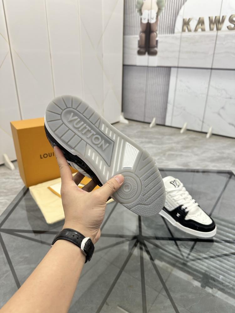 حذاء سنيكر لويس فيتون ترينر LV Trainer للرجال