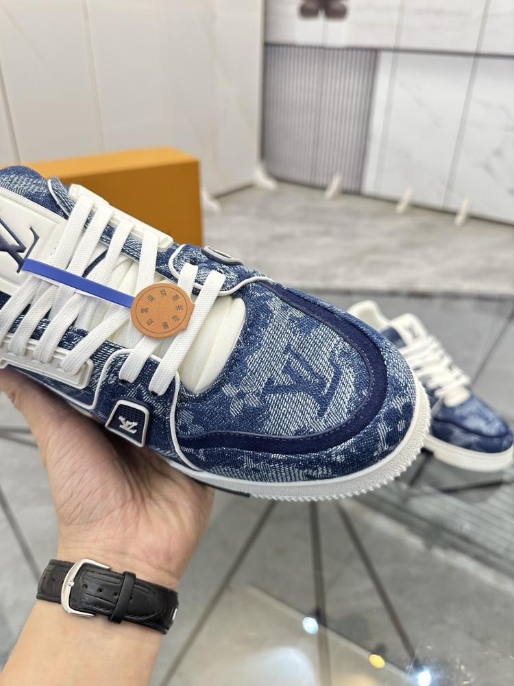 حذاء سنيكر لويس فيتون ترينر LV Trainer للجنسين