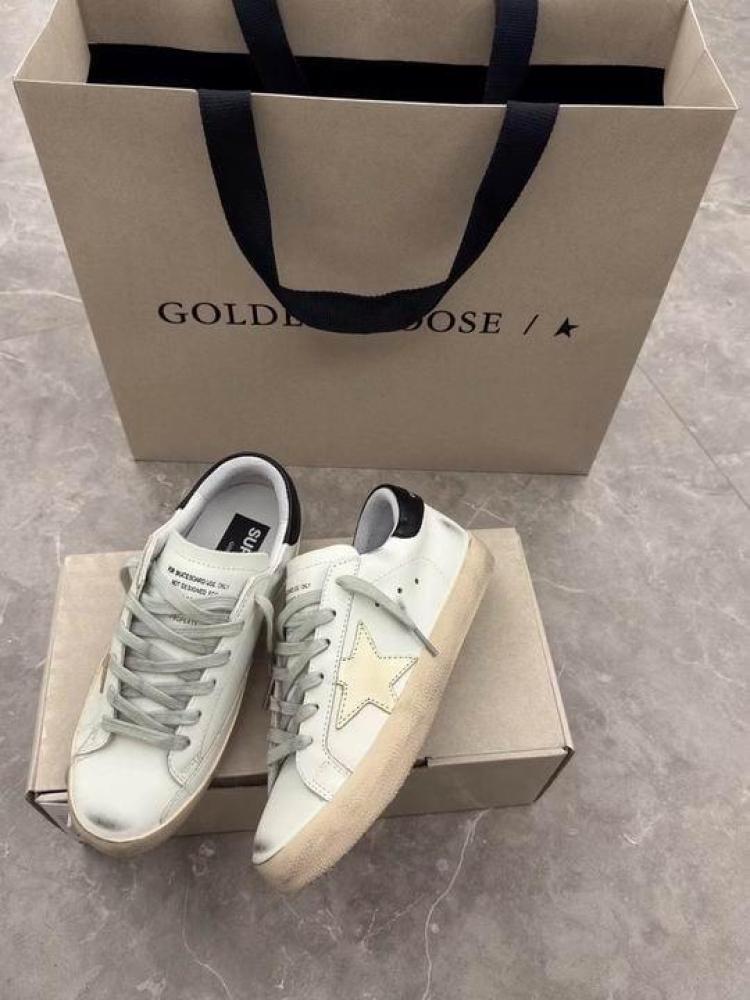 حذاء سنيكرز جولدن جوس Golden Goose