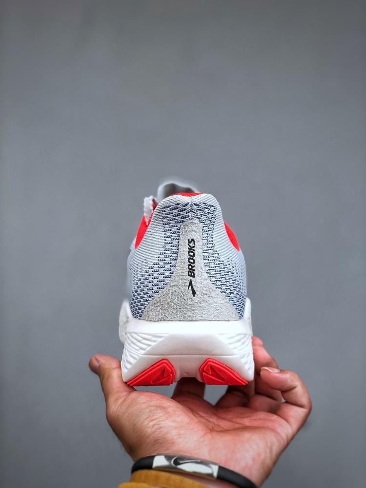 حذاء بروكس هايبرون ماكس  Brooks Hyperion Max 2
