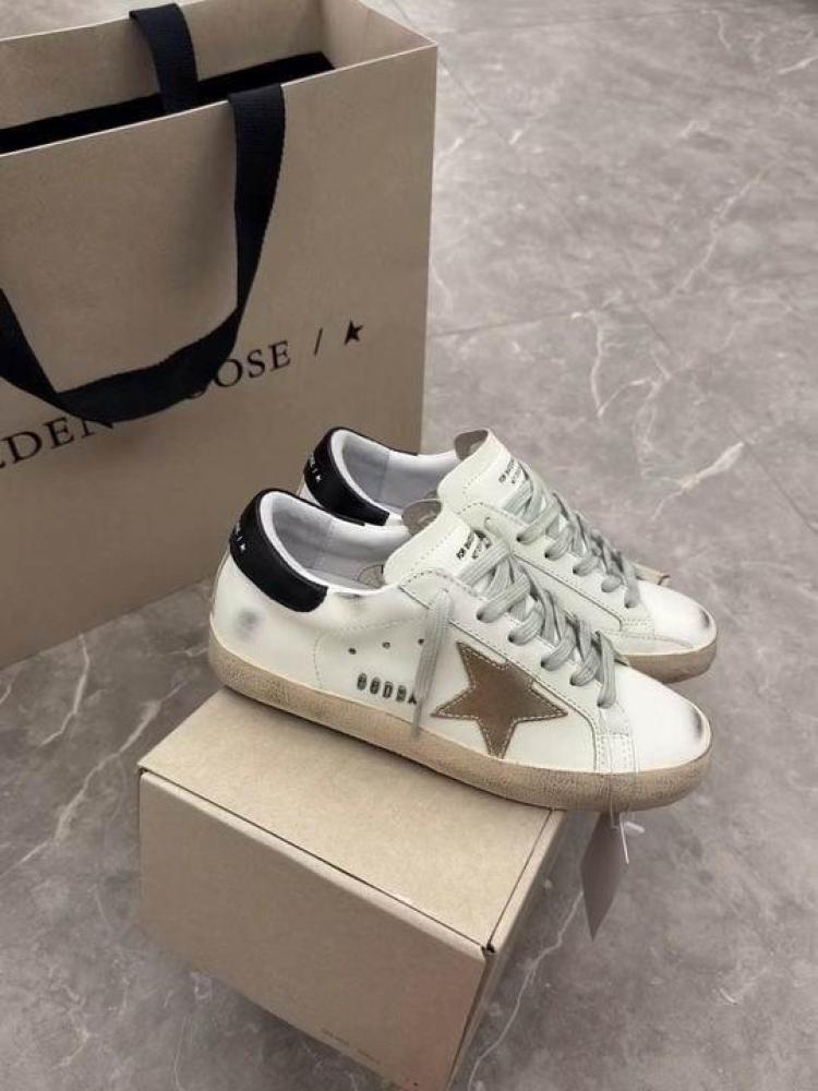 حذاء سنيكرز جولدن جوس Golden Goose