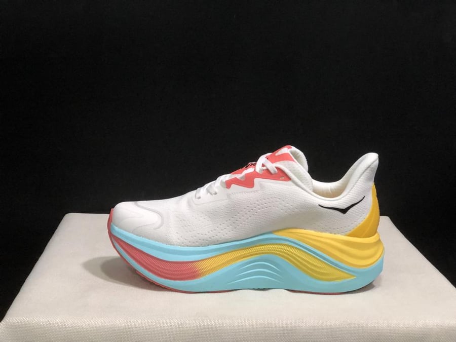 حذاء سنيكرز HOKA One One SKYWARD X