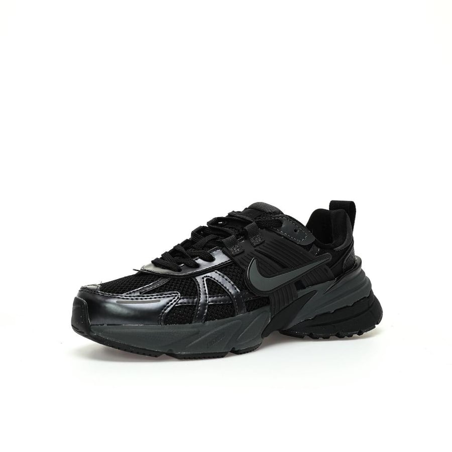 حذاء نايك V2K RUN