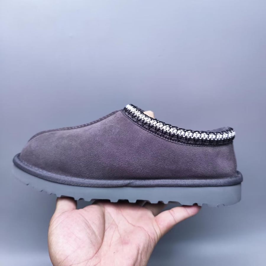 سليبر UGG شتوي لاللون رمادي