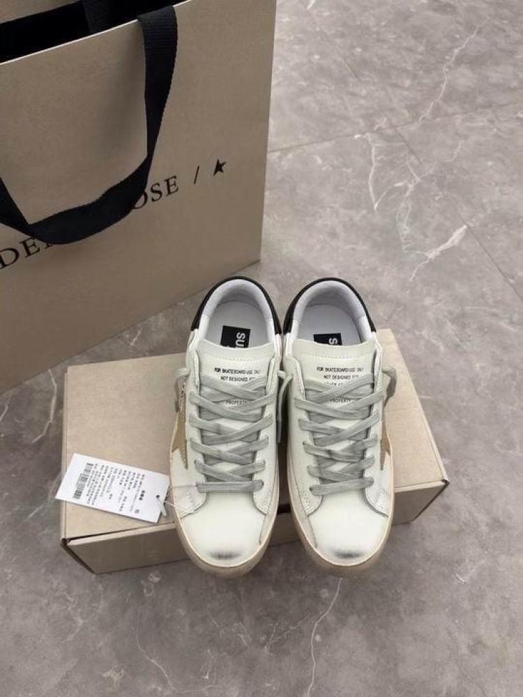 حذاء سنيكرز جولدن جوس Golden Goose
