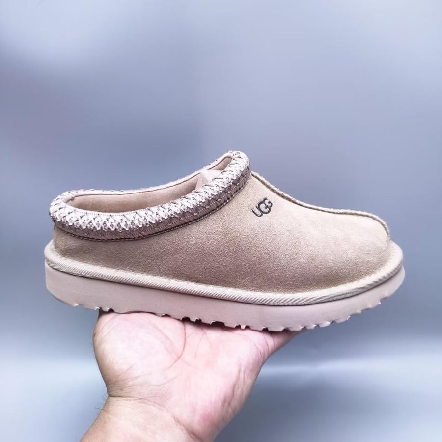 سليبر UGG شتوي بالون لوف وايت
