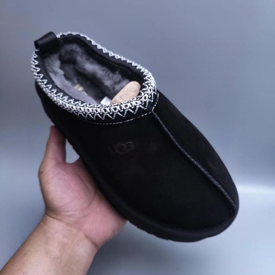 سليبر UGG Tazz بلون اسود