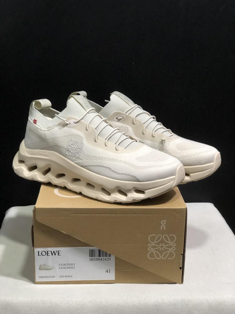 حذاء اون راننج on running cloud loewe
