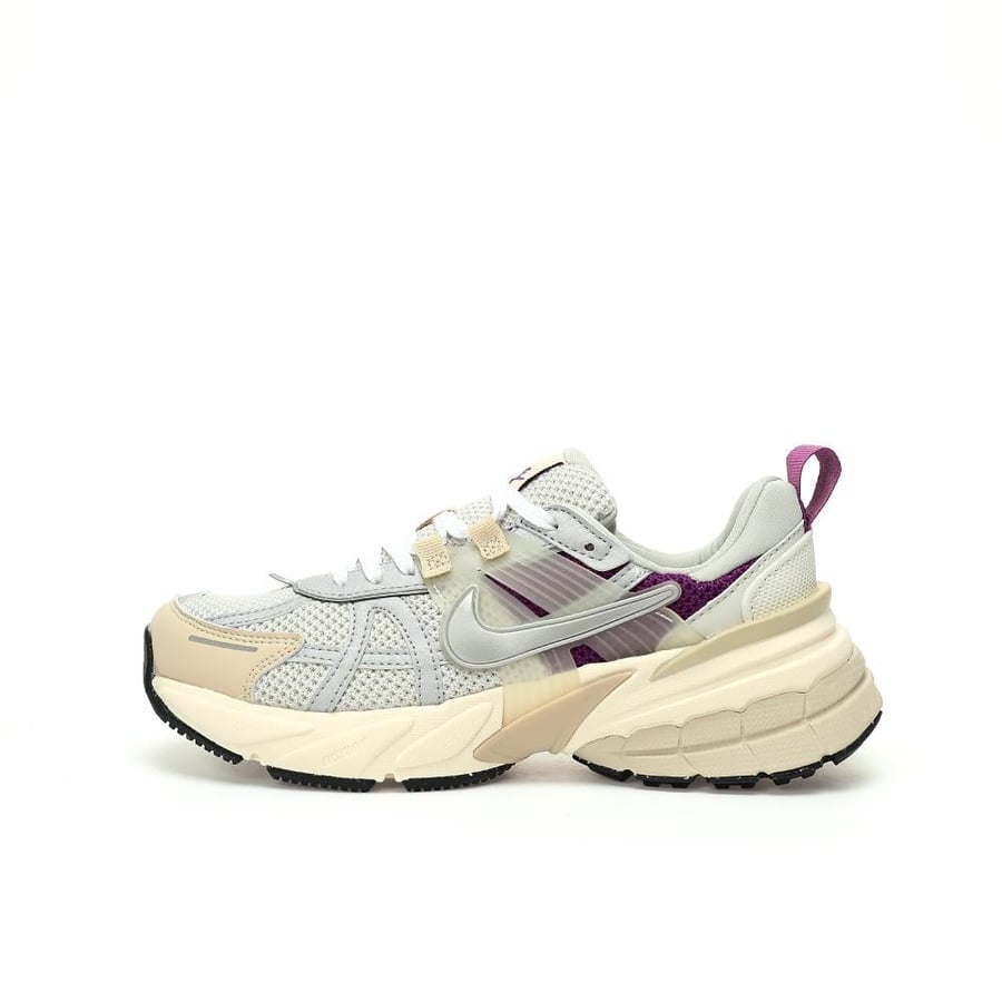 حذاء نايك V2K RUN