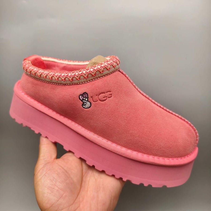 سليبر UGG شتوي فرو زهري فاتح