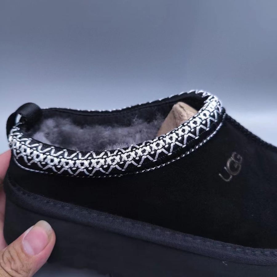 سليبر UGG Tazz بلون اسود