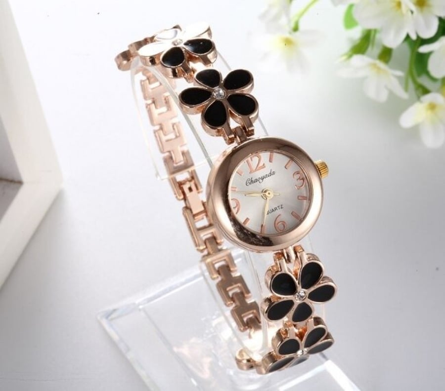 Women's watch with flower strap, black color