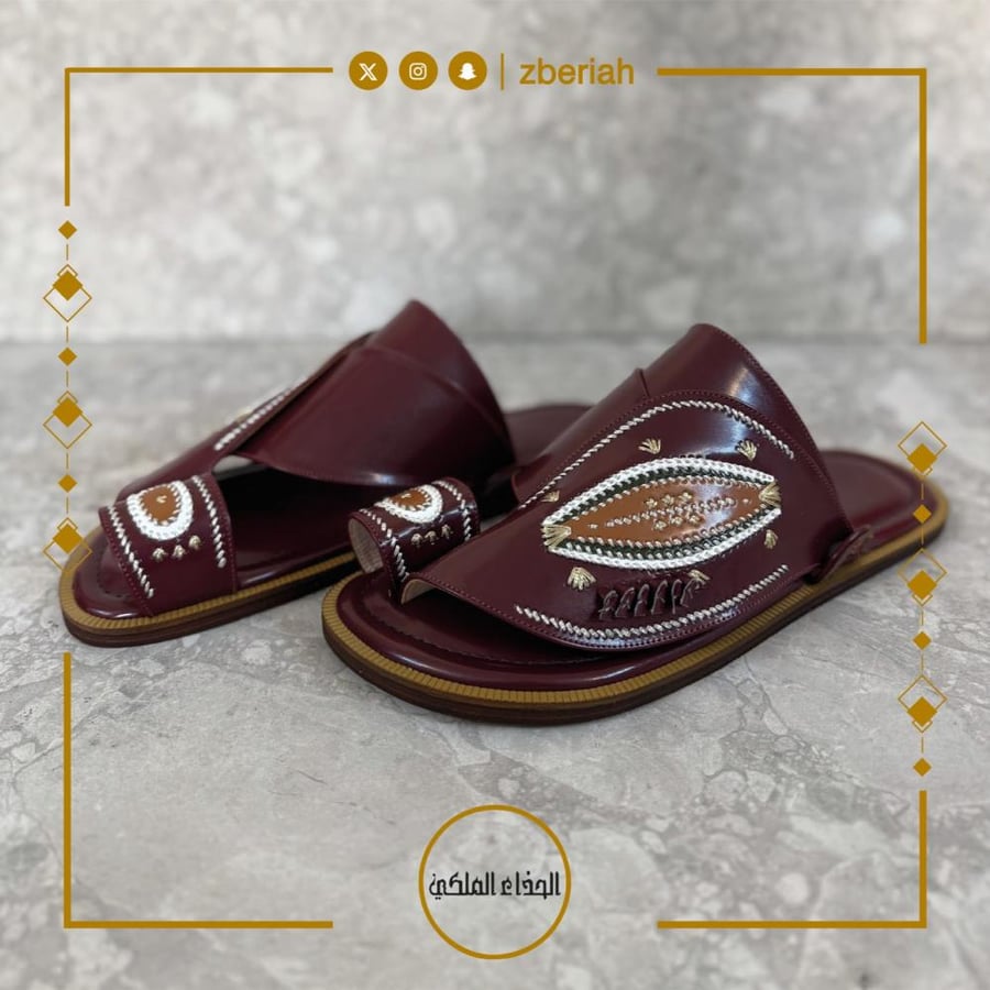 حذاء عنابي تطريز يدوي