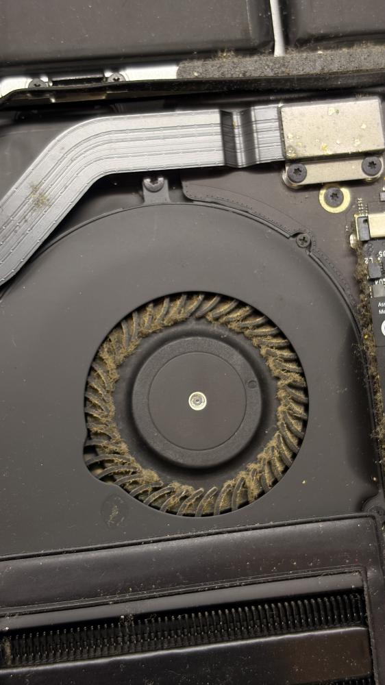 تنظيف عميق ماك بوك-تنظيف MacBook في جدة