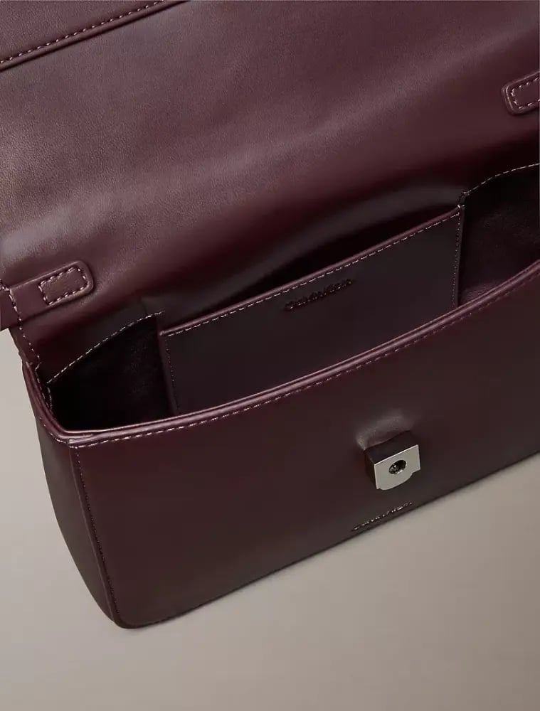 حقيبة Calvin Klein