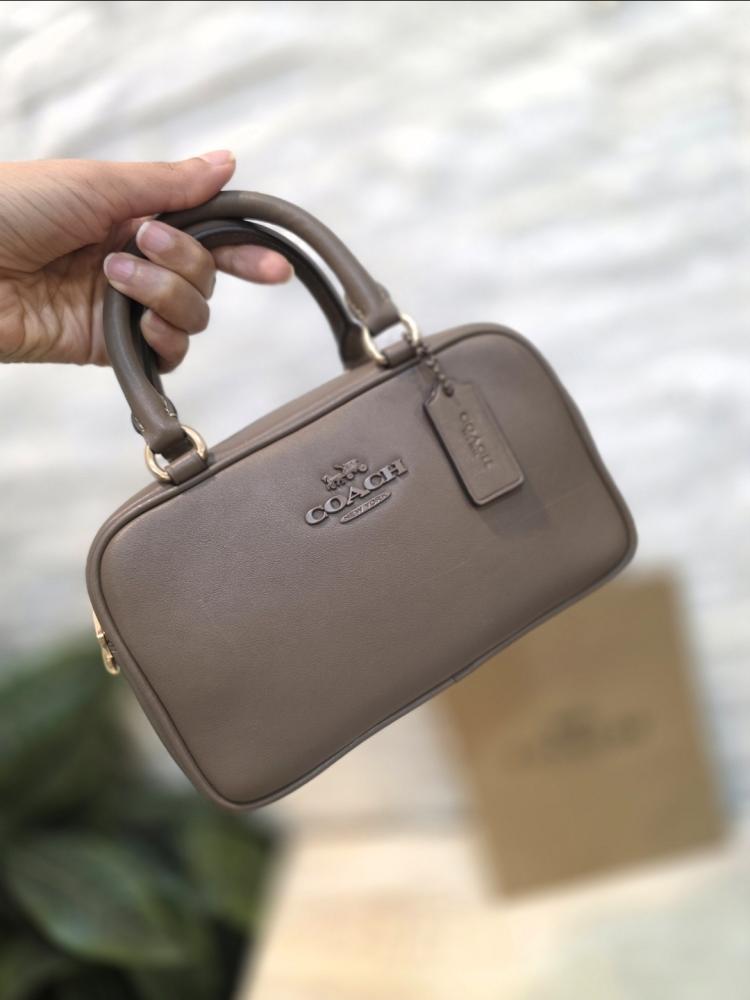 حقيبة COACH