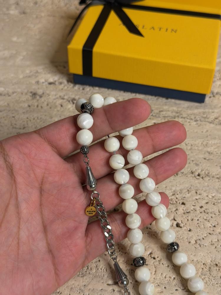 سبحه مصنوعة من أم اللؤلؤ الطبيعيه