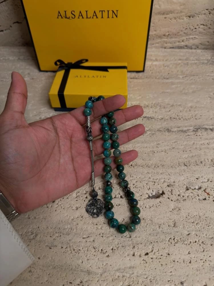 سبحه مصنوعة من حجر الكريزوكولا