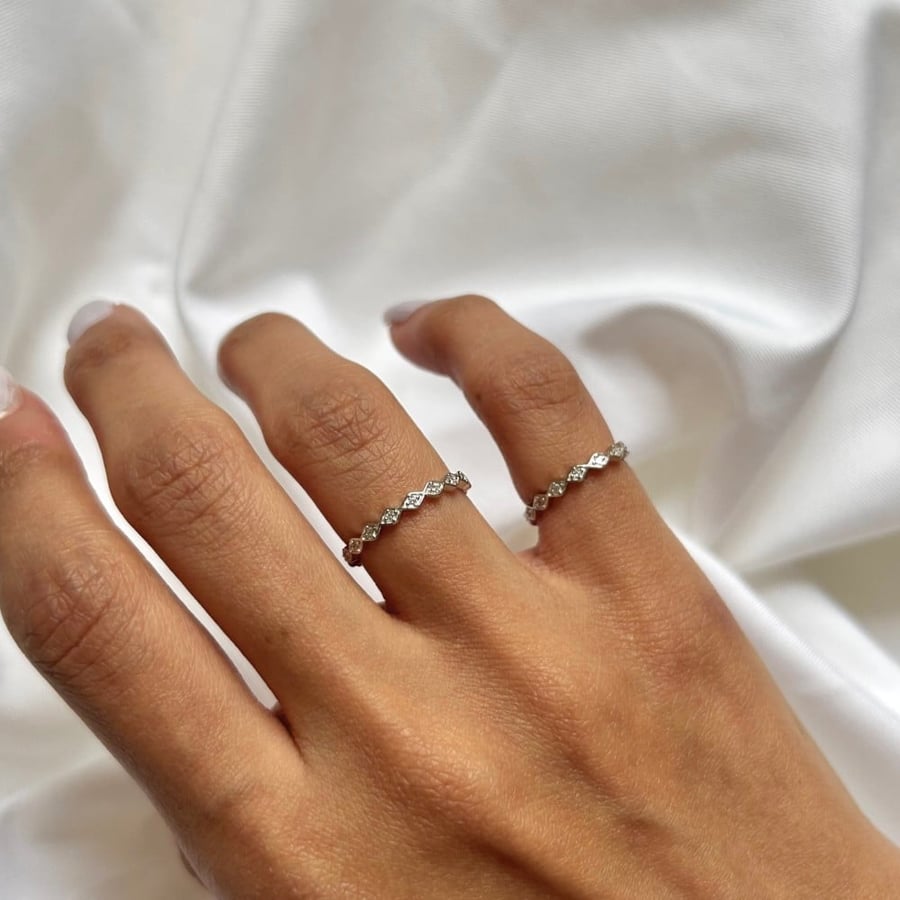 Rhombus ring
