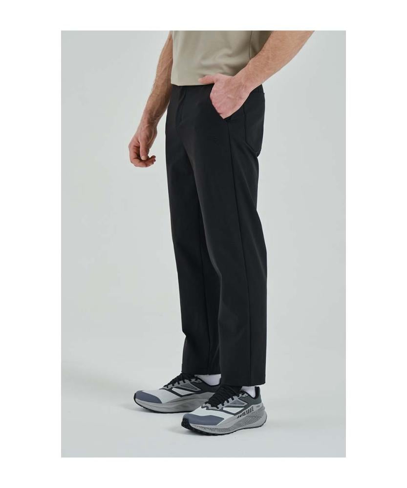 You are a men's tracksuit bottom