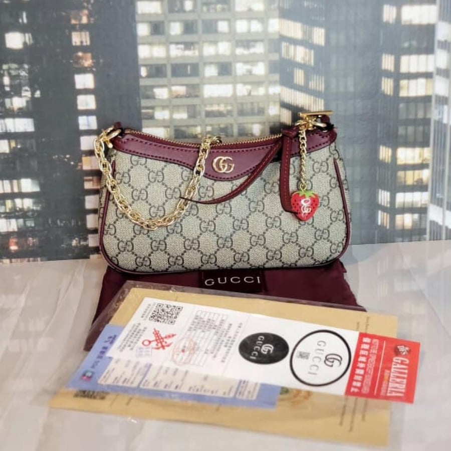 حقيبة غوتشي كتف صغيرة (Mini Shoulder Bag).