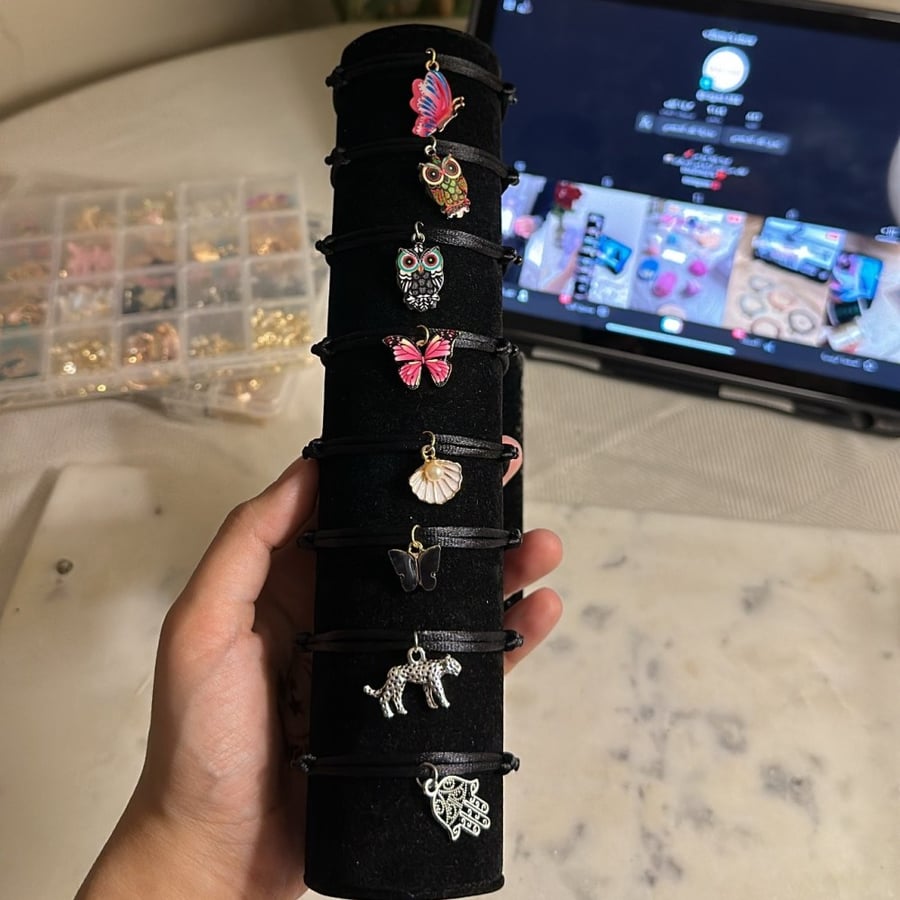 اساور