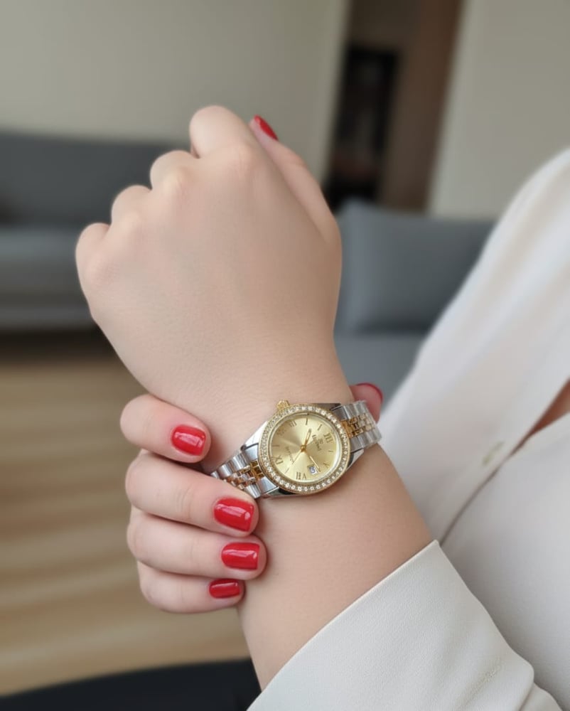 ساعة نسائية ضد الماء