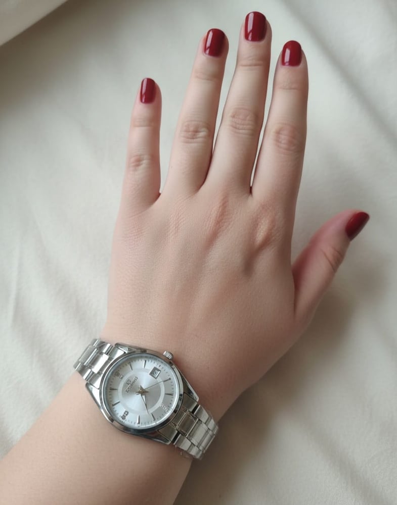 ساعة نسائية ضد الماء