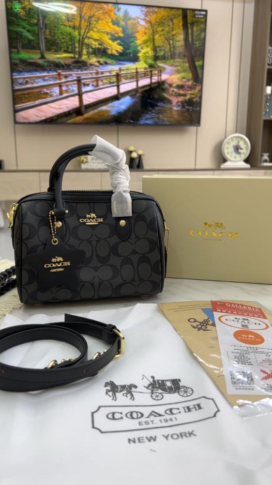 كوتش Coach مقاس 20