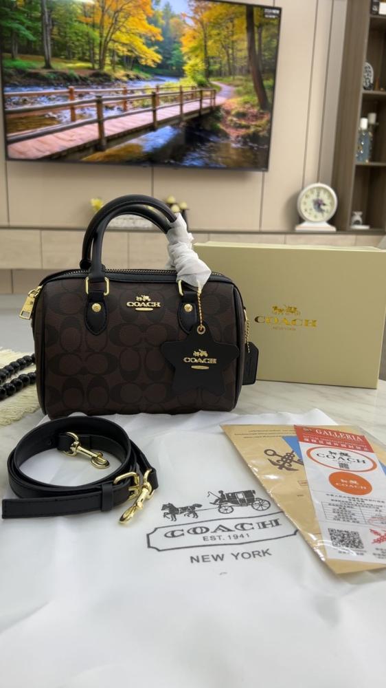 كوتش Coach مقاس 20