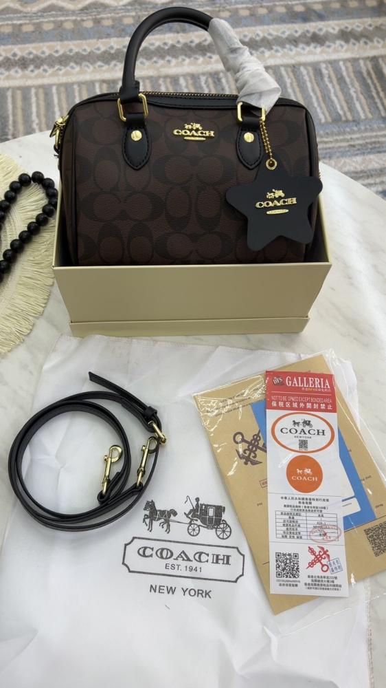 كوتش Coach مقاس 20