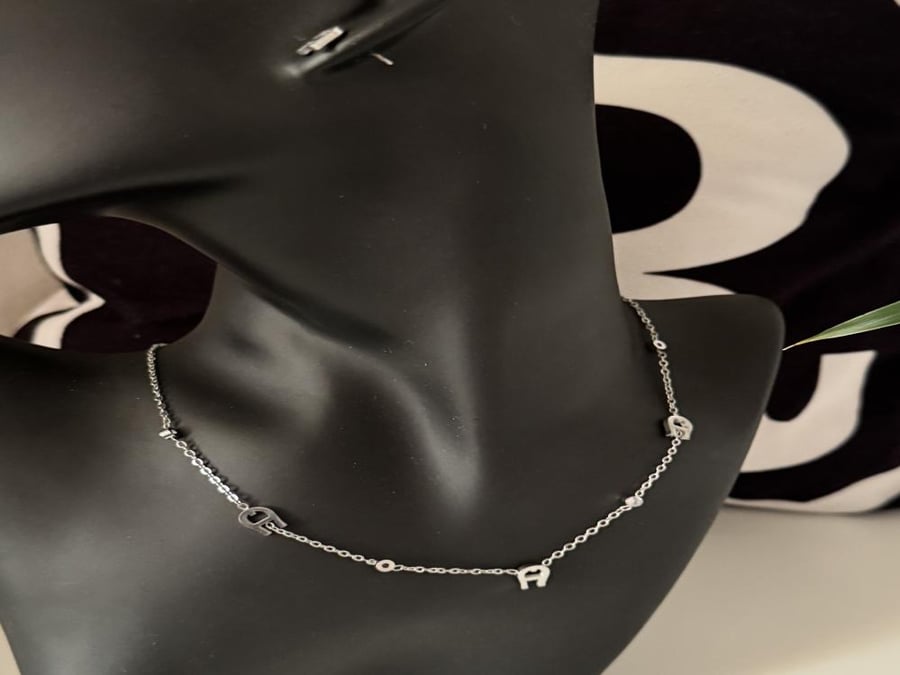 Necklace and earring set click