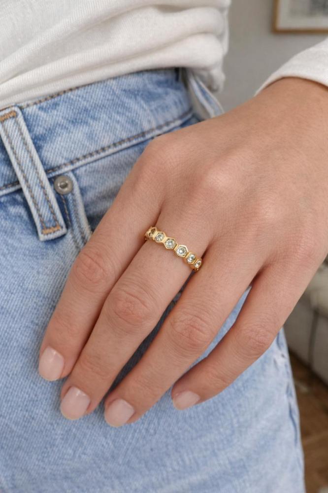 This is a quality ring inspired by a golden shuma.