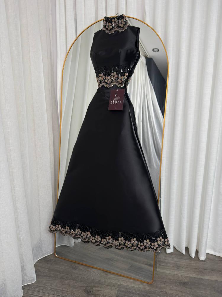 Mikado set with elegant embroidery