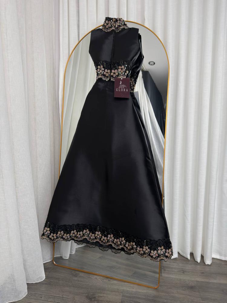 Mikado set with elegant embroidery