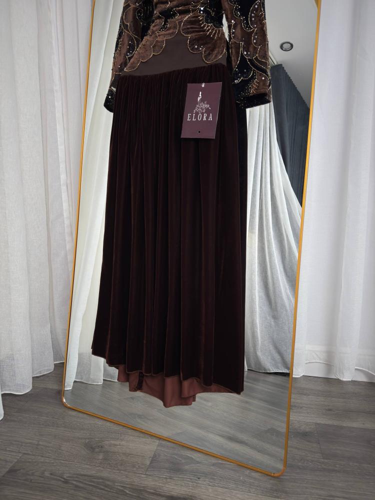 A brown dress with elegant velvet