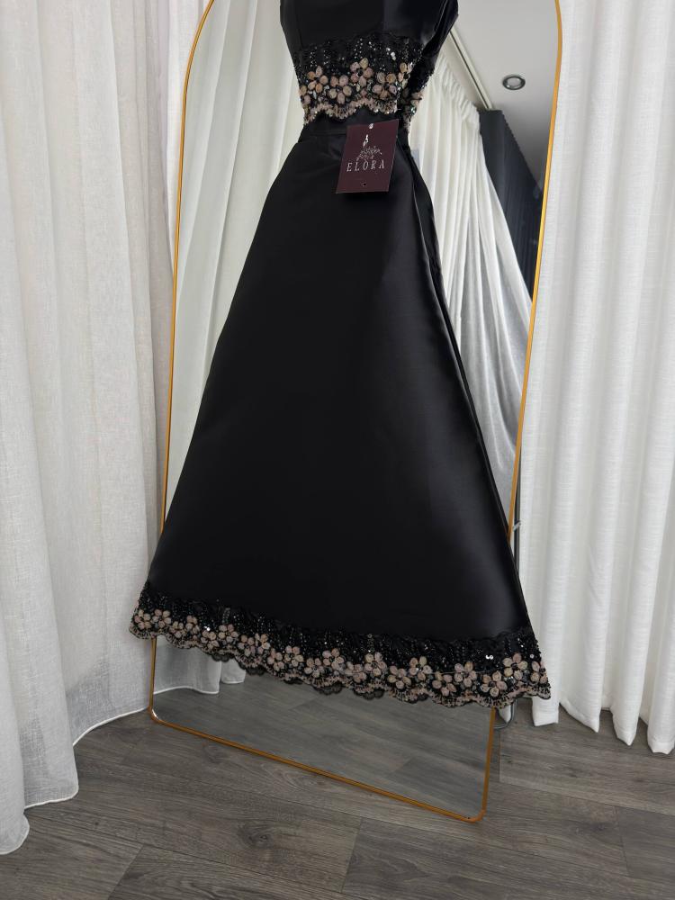Mikado set with elegant embroidery