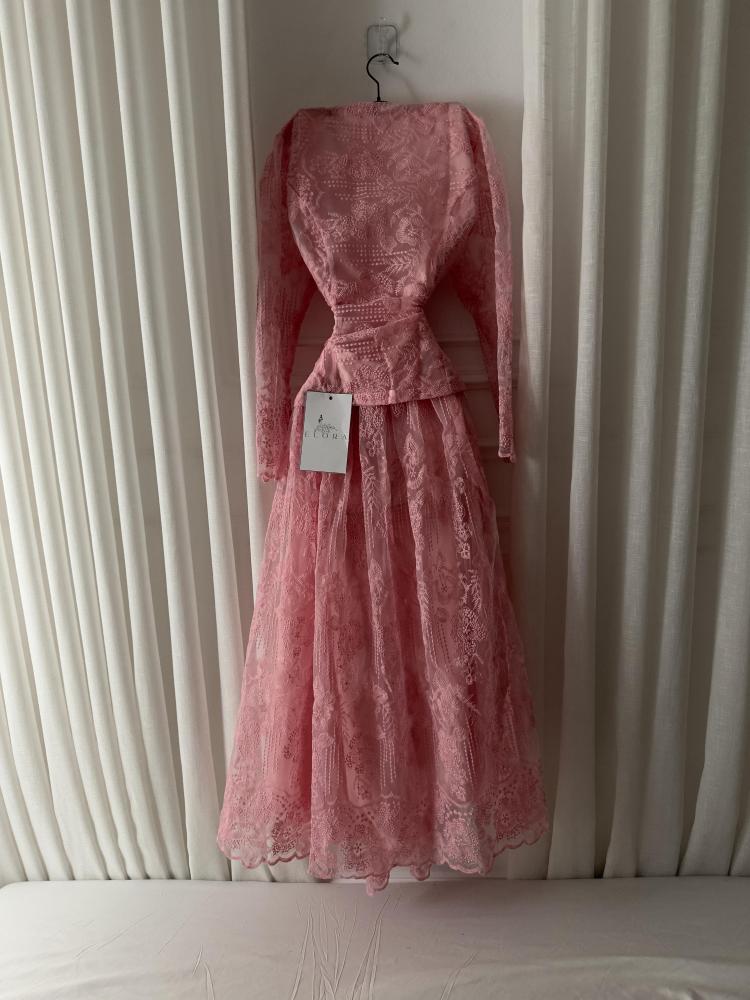 A large elegant pink set