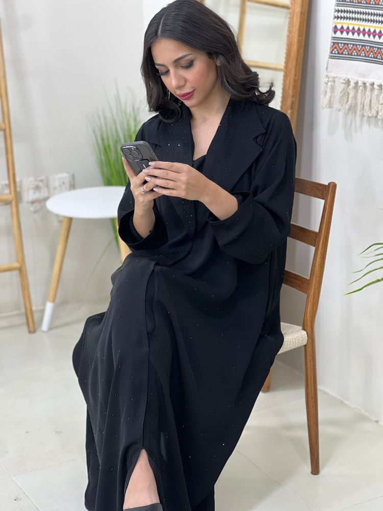 عبايات مطرزة بالخرز إليزا 56