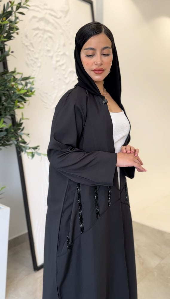عبايات سوداء مطرزة إلورا 45
