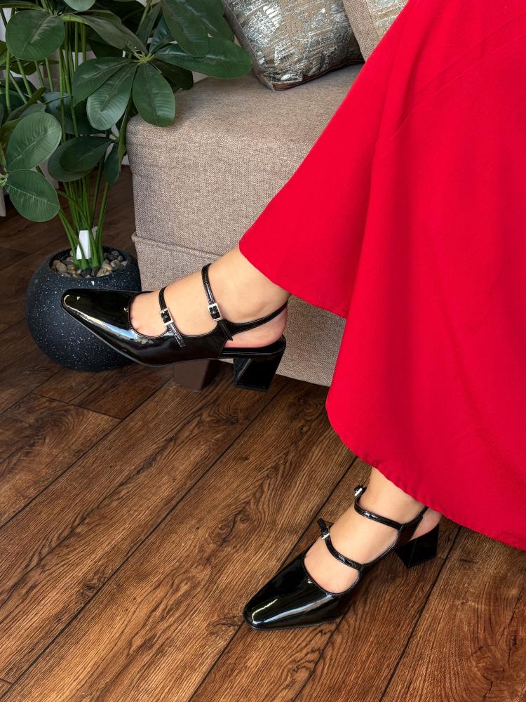 كعب نسائي — Pointed Toe Block Heel Pumps