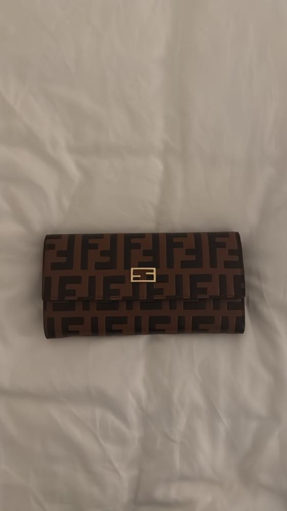 شنطة فندي — Fendi FF Baguette Bag
