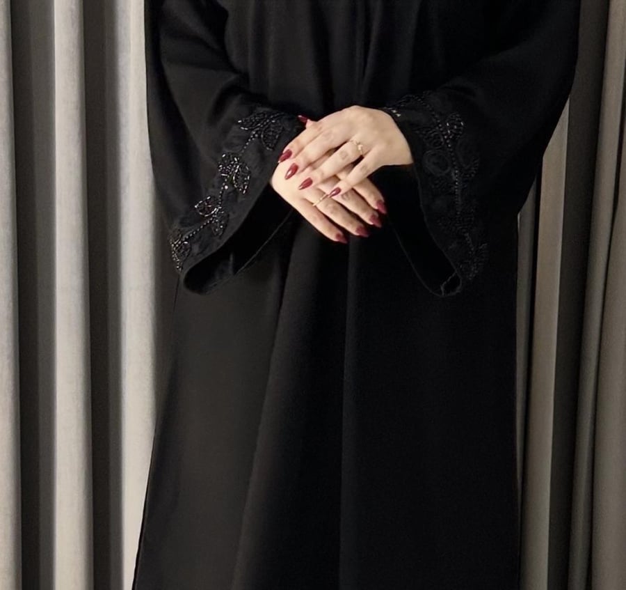 عباية زاهية