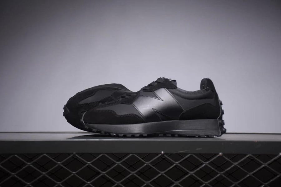 New Balance 327 'Black'
