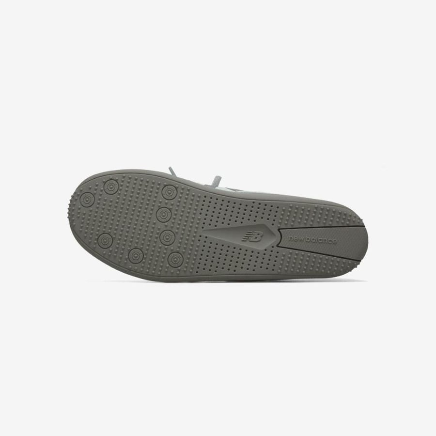حذاء  نيوبالانس New Balance Flat Breeze